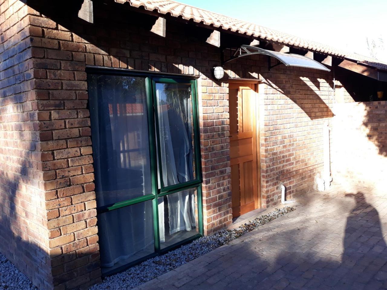 Meadows Guesthouse Germiston Exterior foto